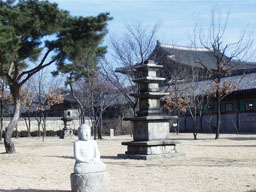Sculpture at Kyeongbokkung 