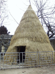 Straw hut at Folklore Museum 