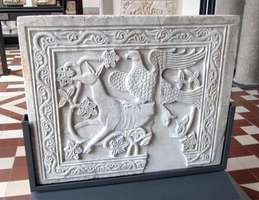Frieze of animals hunting