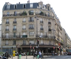building w. cafe on first floor