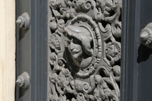 door decoration in shape of a person's head