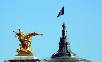 gold statue near Invalides