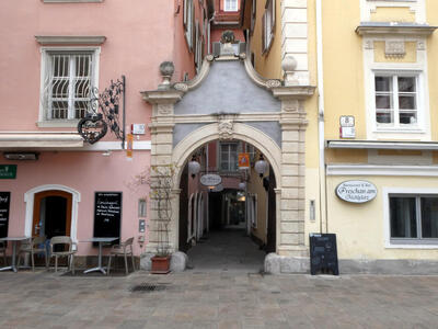 passageway between two buildings
