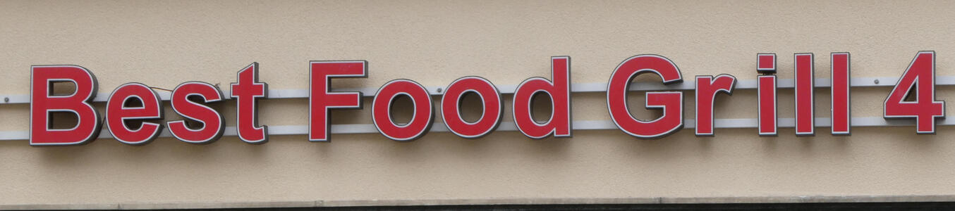 Best Food Grill 4, with too much space between “r” and “ill”.