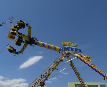 Ride with people tilted up at 60 degree angle.