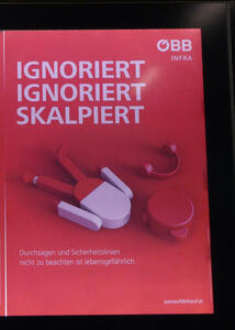Ignoriert Ignoriert Skalpiert (decaptitated toy)