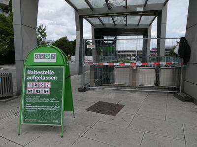 closed off escalator