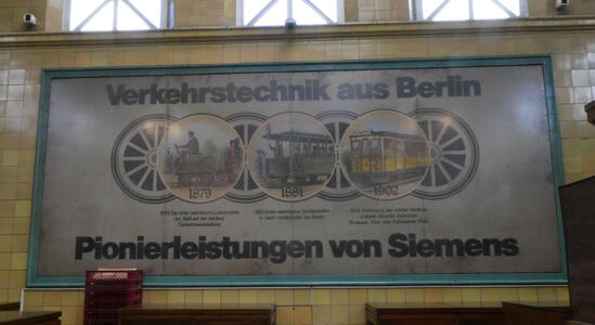 Poster of progress in streetcars. Verkehrstechnik aus Berlin / Pionierfeistungen von Simens