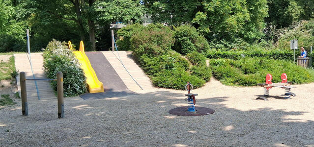 slide and play equipment