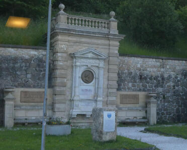 monument at Semmerling train station