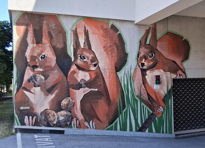 wall painting three squirrels