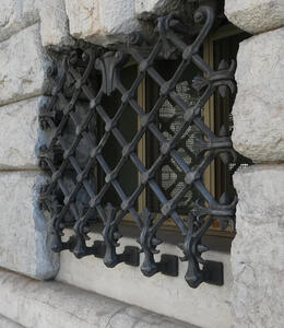 Thick iron latticework