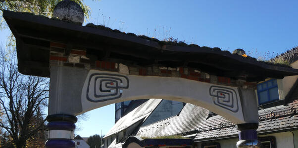 Arch with spiral design