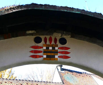 Arch with geometric design