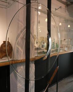 Large (1,20m diameter) clear glass disc