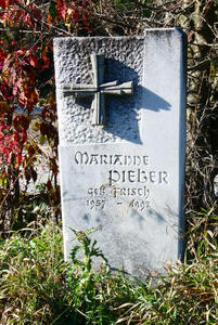Memorial marker at roadside for Marianne Pieber (née Frisch) 1957-1992
