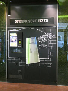 Pizza vending machine