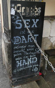 SEX is wie DART; entweder man braucht einen guten Partner oder eine gute HAND @continuum.graz