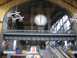 binnen_banhof_490.jpg
