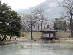 Kyeongbokkung pool 