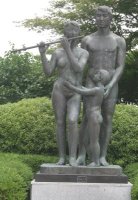 The family that goes nude together....