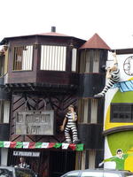 “The Prison” bar with 3-d statues of convicts climbing the walls