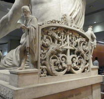Scrollwork on back of Washington statue