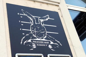 Falscher Hase logo staged like a mug shot