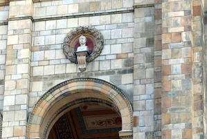 Bust above arch