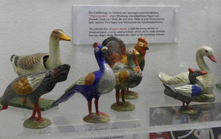 Toy birds