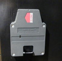 Coin locker asking for 2 Deutsche Mark coin