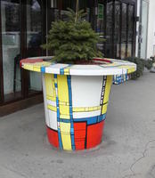 mondrianesque planter