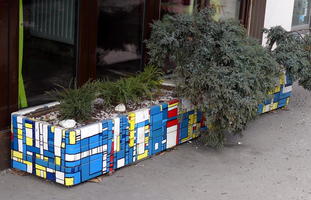mondrianesque planter