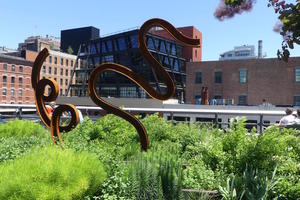 Twisty steel sculpture on highline