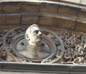 building bust