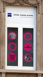 signage zeiss vision store