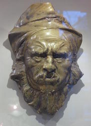 bearded man w fisherman hat