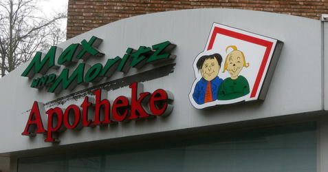 signage max und moritz apotheke