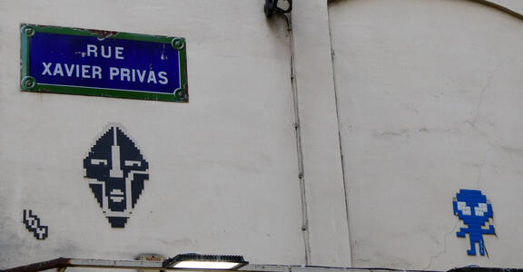 eight bit pixel graffitti