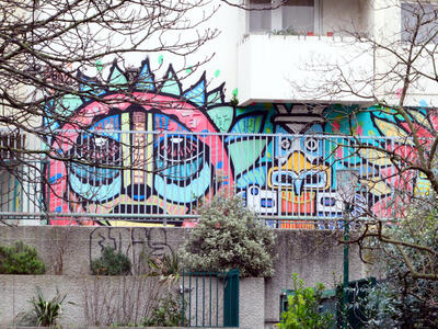 wall painting stylized sun and bird