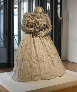 wedding dress sculpture
