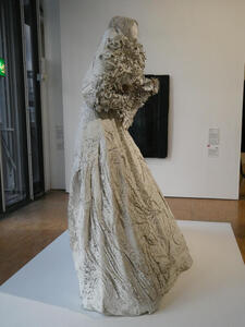 wedding dress sculpture