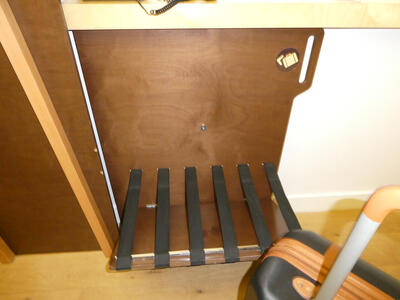 unfolded luggage shelf