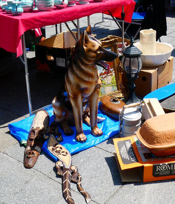 kitschy statue of german shepherd