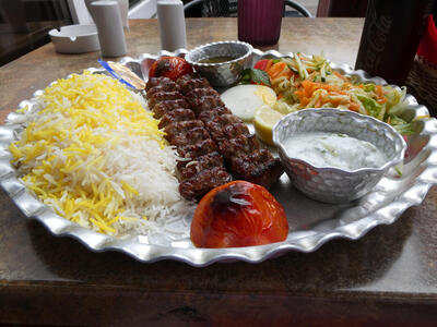 koobideh tomatoes rice and salad