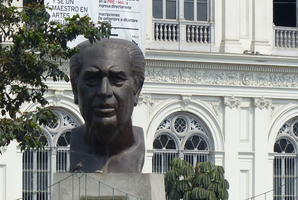Bust of some dude with short hair