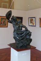 Statue of dancing couple
