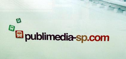 Series of three metro symbols in increasing size, followed by text publimedia-sp.com