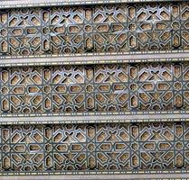 Geometric design ceiling woodwoork