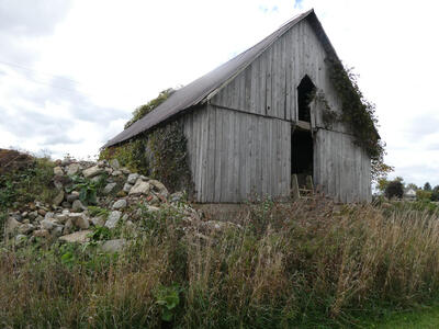 building behind pigeon barn